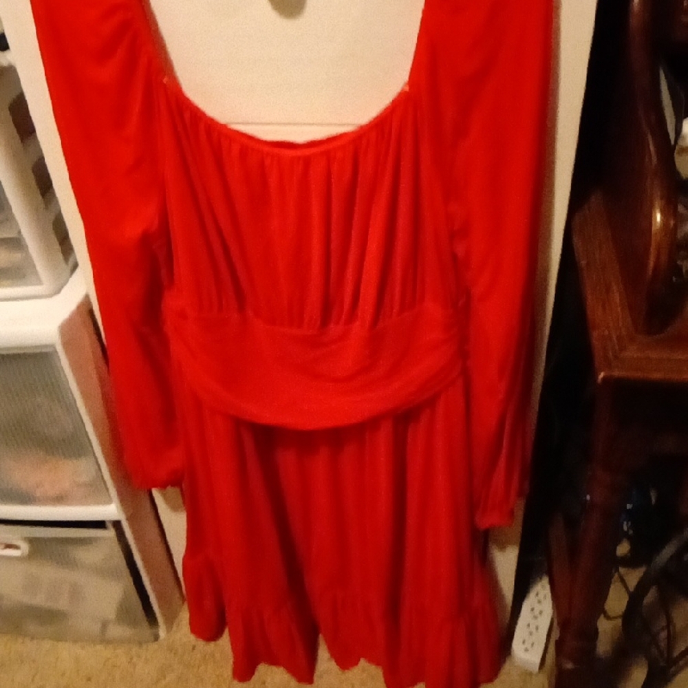 Elegant Red Long-Sleeve Dress